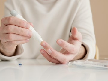 ¿Quién y cada cuánto tiempo debe medirse la glucosa en sangre?